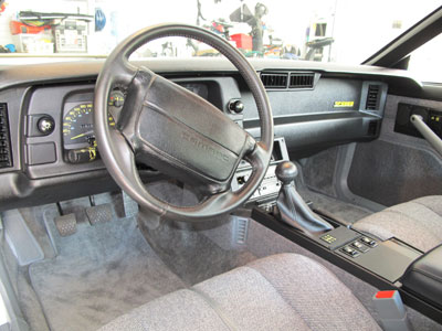 1991-R7U-10k-interior-front-shot